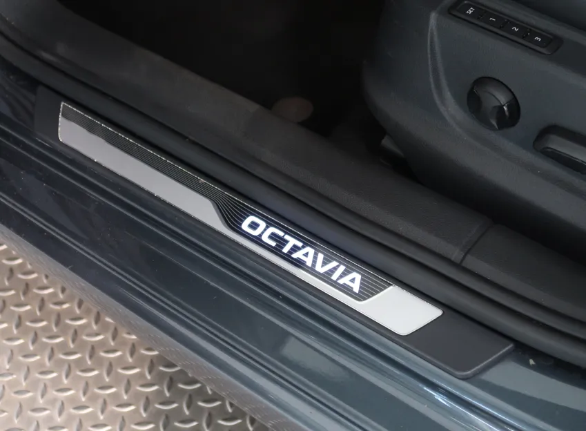 Škoda Octavia STYLE 2.0TDI 110KW DSG PANORAMA