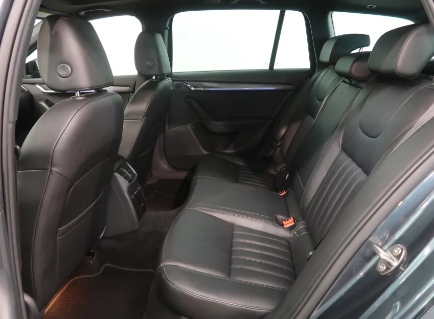 Škoda Octavia STYLE 2.0TDI 110KW DSG PANORAMA