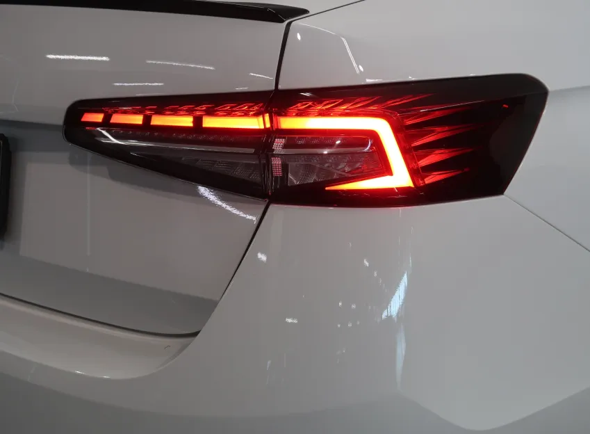 Škoda Superb SPORTLINE 2.0TSI 150KW DSG WEBASTO TAŽNÉ CANTO