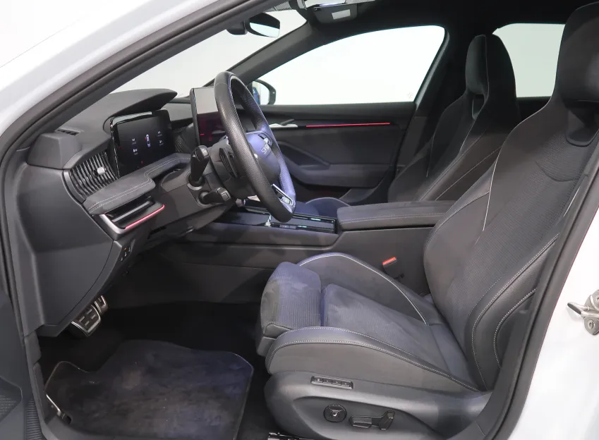 Škoda Superb SPORTLINE 2.0TSI 150KW DSG WEBASTO TAŽNÉ CANTO
