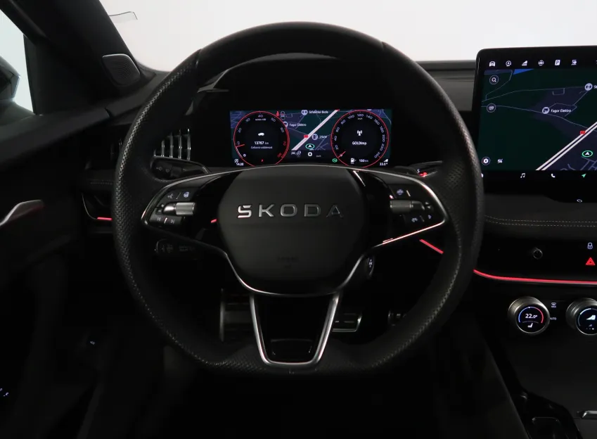 Škoda Superb SPORTLINE 2.0TSI 150KW DSG WEBASTO TAŽNÉ CANTO