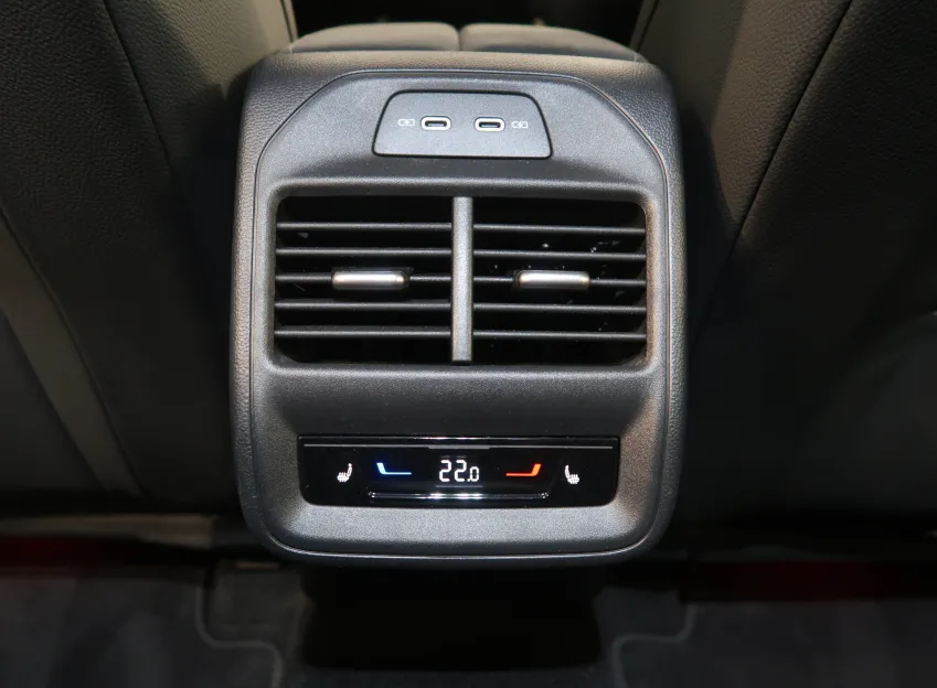 Škoda Superb SPORTLINE 2.0TSI 150KW DSG WEBASTO TAŽNÉ CANTO