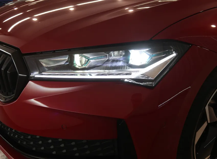 Škoda Superb SPORTLINE 2.0TDI 142KW 4x4 DSG WEBASTO TAŽNÉ CANTO
