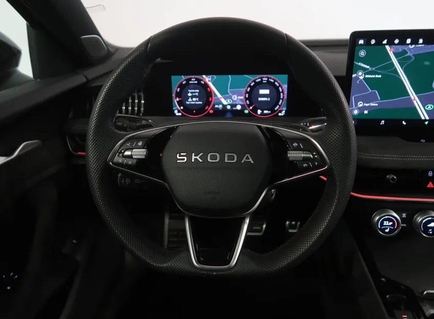 Škoda Superb SPORTLINE 2.0TDI 142KW 4x4 DSG WEBASTO TAŽNÉ CANTO