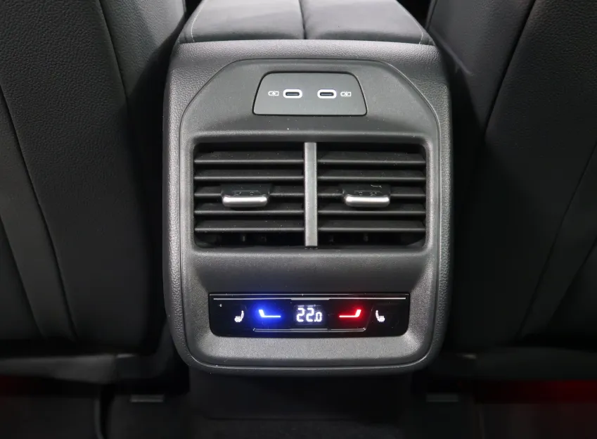Škoda Superb SPORTLINE 2.0TDI 142KW 4x4 DSG WEBASTO TAŽNÉ CANTO