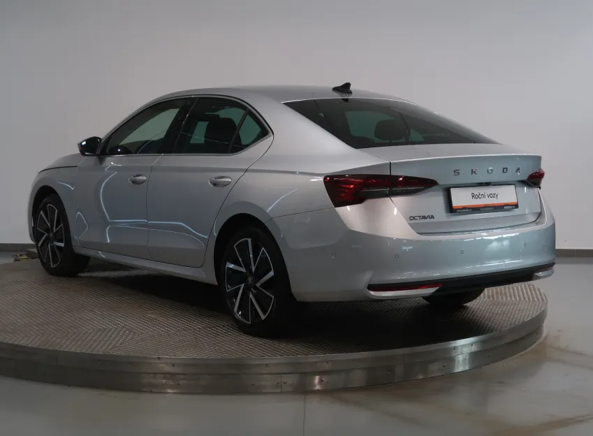 Škoda Octavia EXCLUSIVE 2.0TDI 110KW DSG WEBASTO CANTON