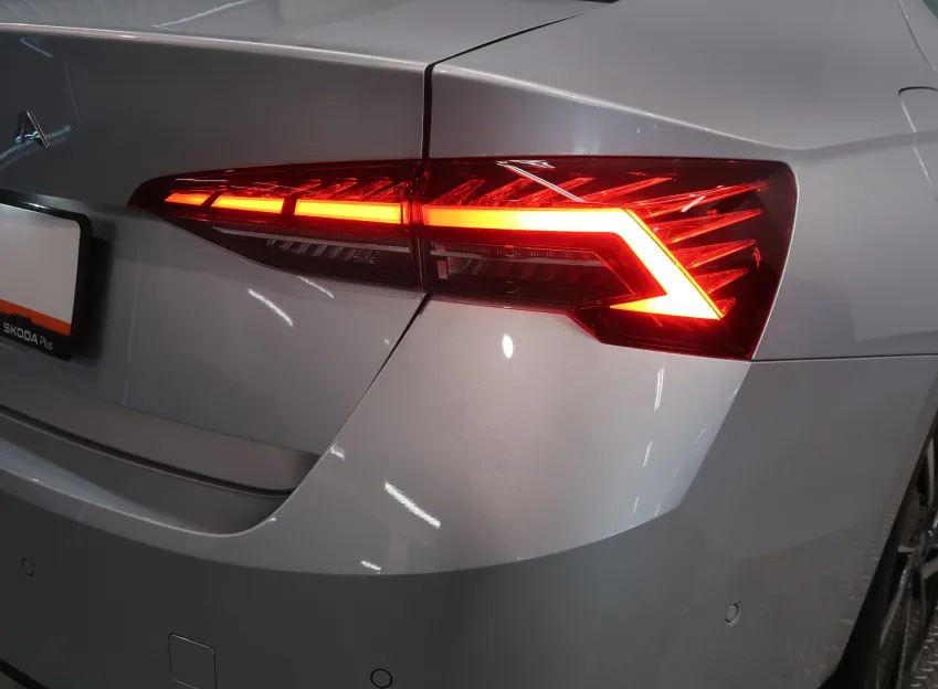 Škoda Octavia EXCLUSIVE 2.0TDI 110KW DSG WEBASTO CANTON
