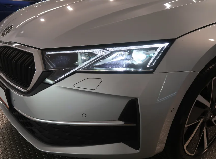 Škoda Octavia EXCLUSIVE 2.0TDI 110KW DSG WEBASTO CANTON