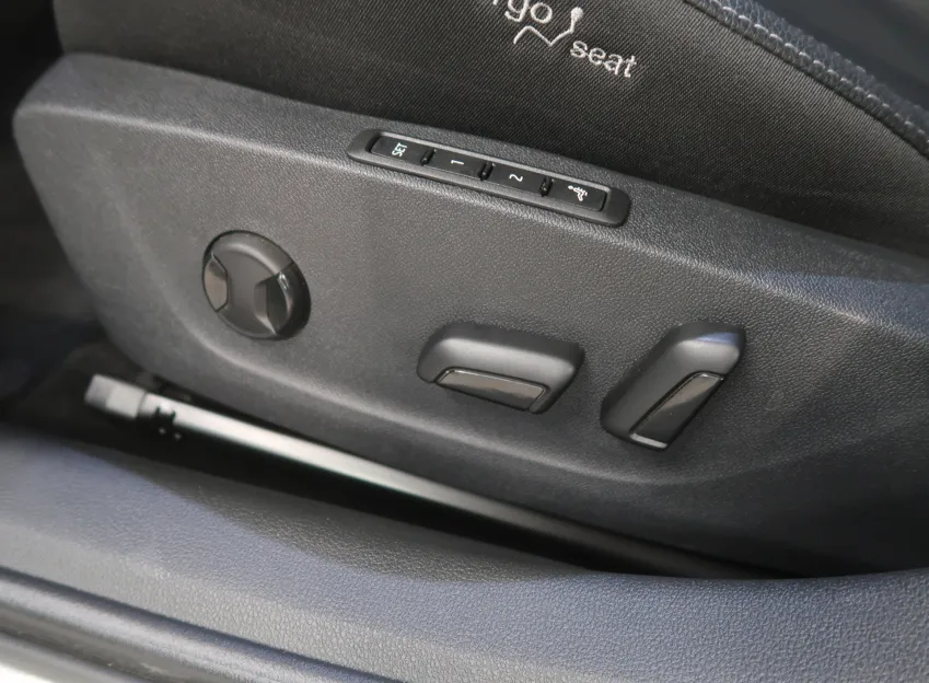 Škoda Octavia EXCLUSIVE 2.0TDI 110KW DSG WEBASTO CANTON