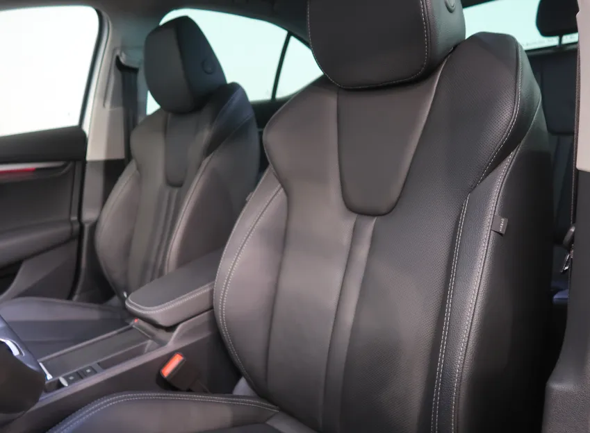 Škoda Octavia EXCLUSIVE 2.0TDI 110KW DSG WEBASTO CANTON