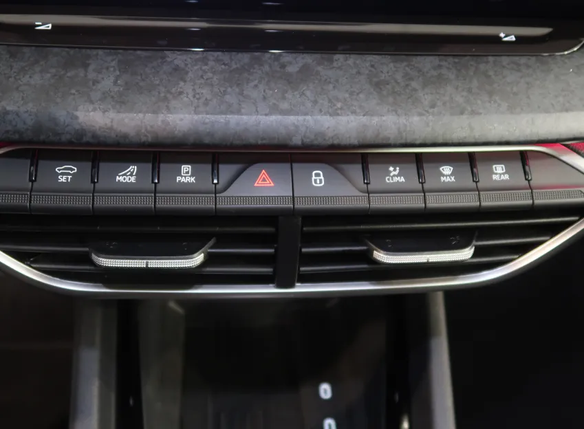 Škoda Octavia EXCLUSIVE 2.0TDI 110KW DSG WEBASTO CANTON