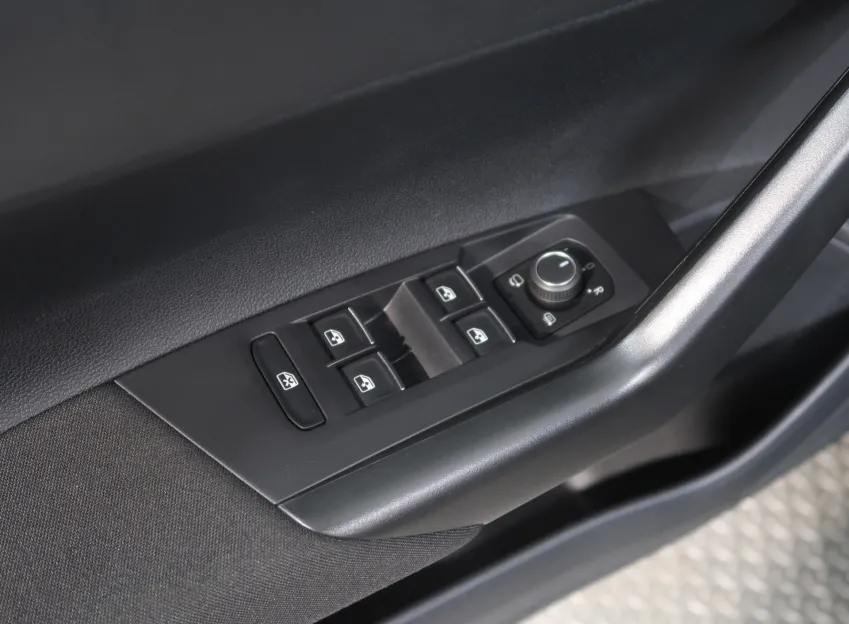 Volkswagen Taigo R-LINE 1.0TSI 81KW DSG NAVI