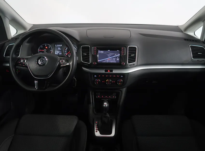 Volkswagen Sharan HIGHLINE 2.0TDI 110KW DSG TAŽNÉ 7MÍST
