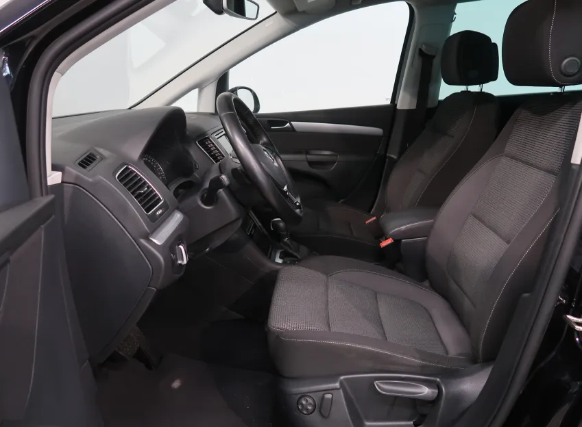 Volkswagen Sharan HIGHLINE 2.0TDI 110KW DSG TAŽNÉ 7MÍST