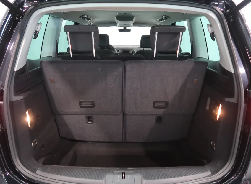 Volkswagen Sharan HIGHLINE 2.0TDI 110KW DSG TAŽNÉ 7MÍST