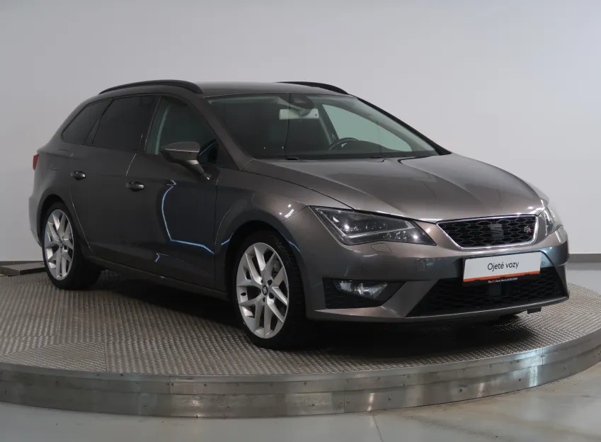 SEAT Leon ST 2.0TDI 135KW FR NAVI PANORAMA