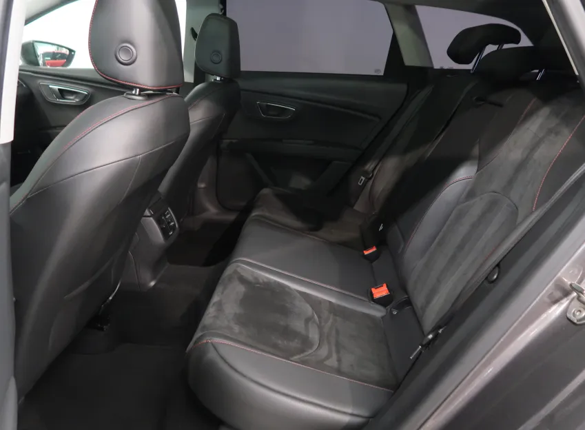 SEAT Leon ST 2.0TDI 135KW FR NAVI PANORAMA