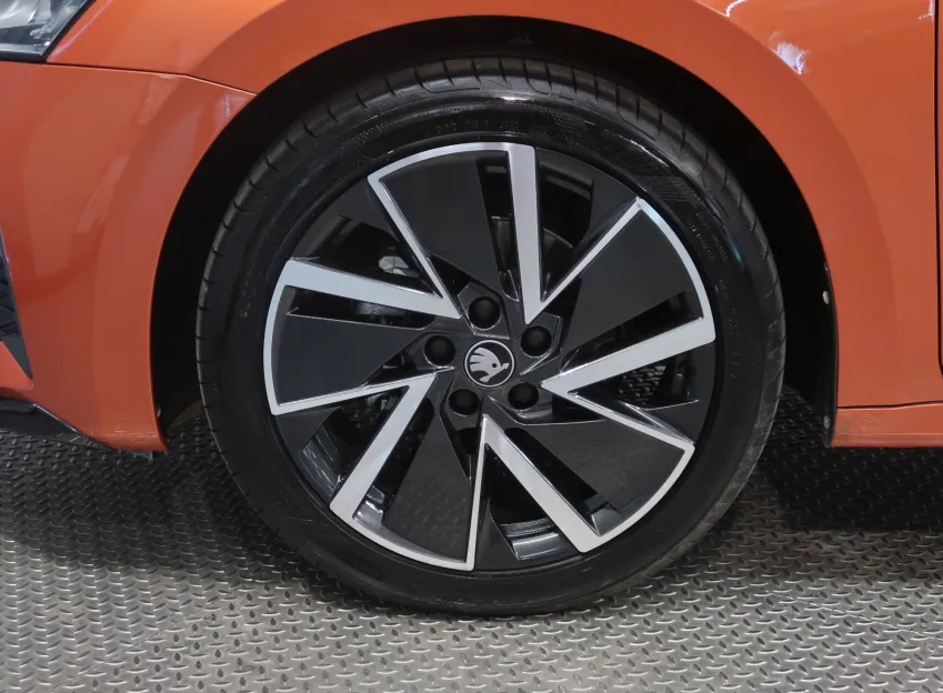 Škoda Octavia SPORTLINE 2.0TDI DSG CANTON LED MATRIX