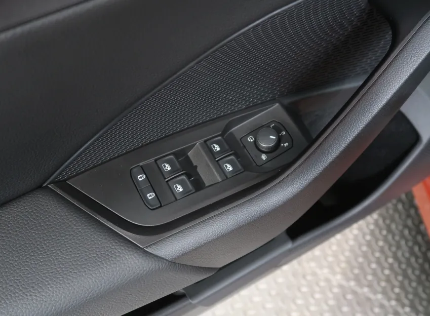 Škoda Octavia SPORTLINE 2.0TDI DSG CANTON LED MATRIX