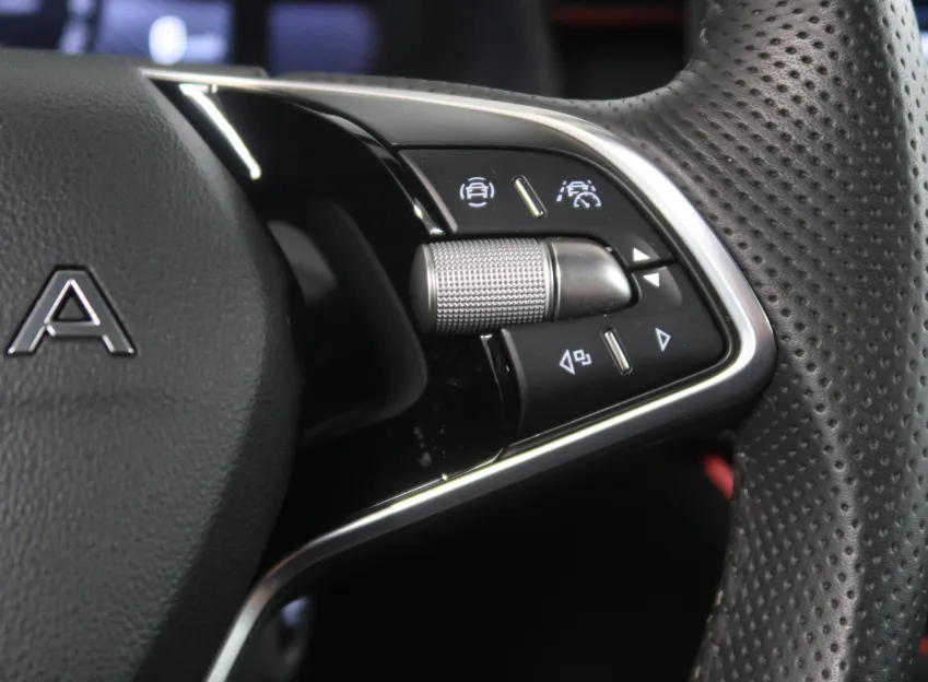 Škoda Kamiq MONTE CARLO 1.5TSI 110KW TAŽNÉ PANORAMA