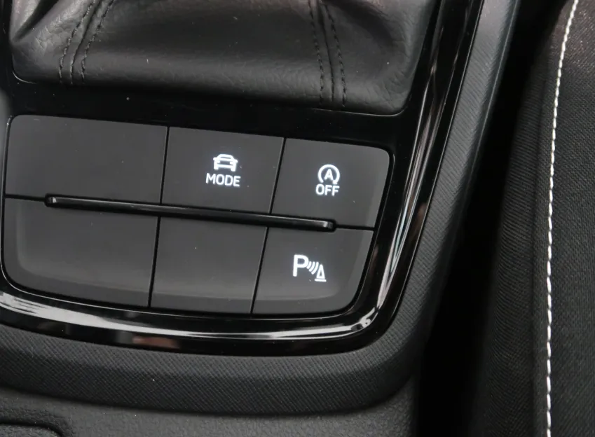 Škoda Kamiq MONTE CARLO 1.5TSI 110KW TAŽNÉ PANORAMA