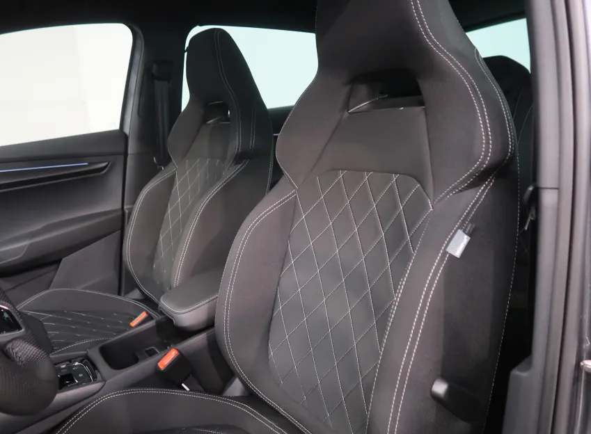 Škoda Karoq SPORTLINE 2.0TSI 140KW 4x4 DSG CANTON NAVI PANORAM