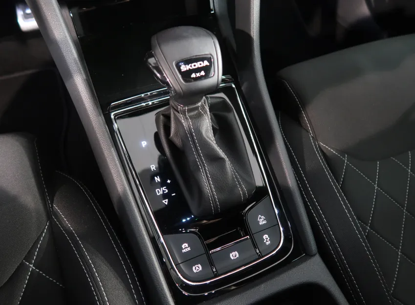 Škoda Karoq SPORTLINE 2.0TDI 110KW 4X4 DSG CANTON