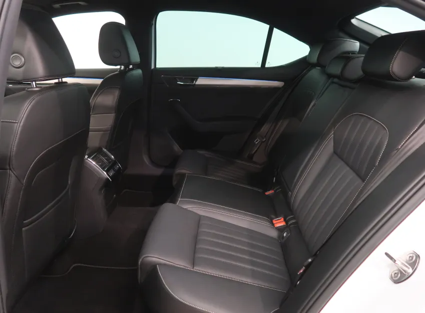 Škoda Superb L&K 2.0TSI 206KW 4x4 DSG TAŽNÉ WEBASTO