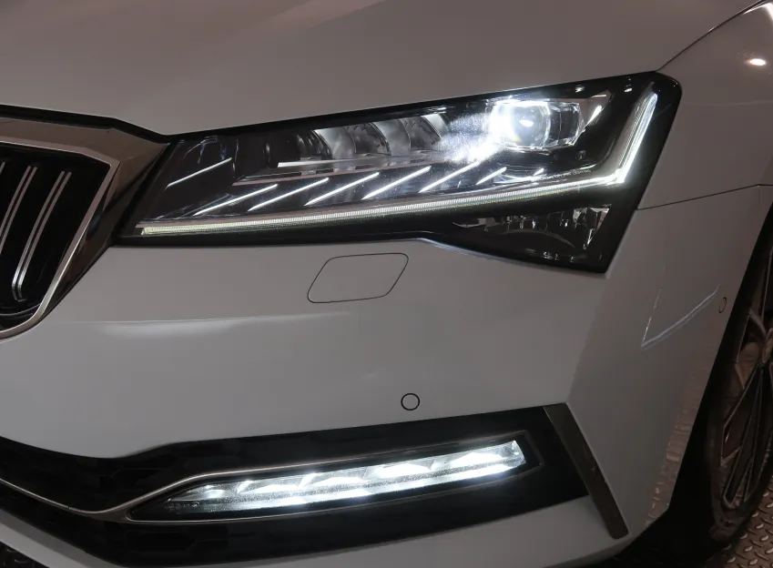 Škoda Superb L&K 2.0TSI 206KW 4x4 DSG TAŽNÉ WEBASTO
