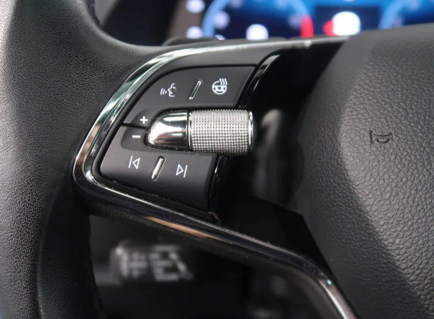 Škoda Superb L&K 2.0TSI 206KW 4x4 DSG TAŽNÉ WEBASTO