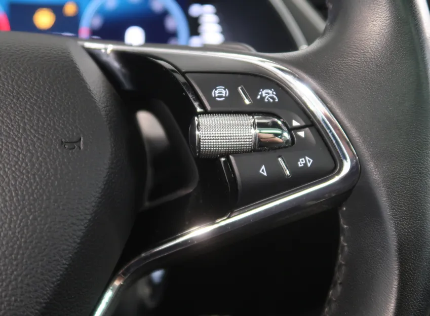 Škoda Superb L&K 2.0TSI 206KW 4x4 DSG TAŽNÉ WEBASTO