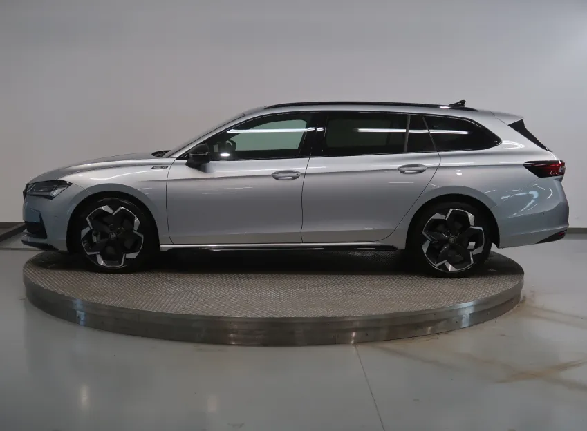 Škoda Superb L&K 2.0TDI 142kW 4x4 DSG TAŽNÉ CANTON