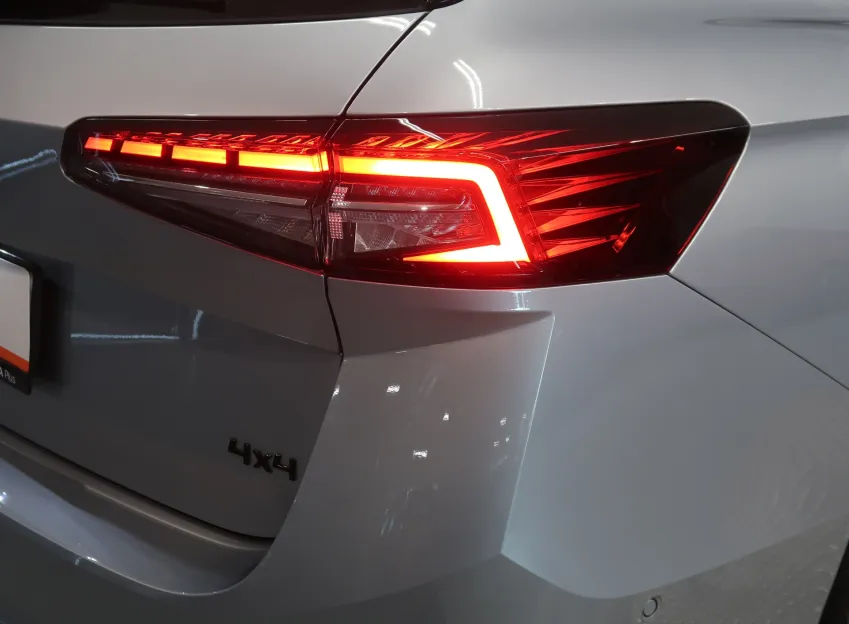 Škoda Superb L&K 2.0TDI 142kW 4x4 DSG TAŽNÉ CANTON