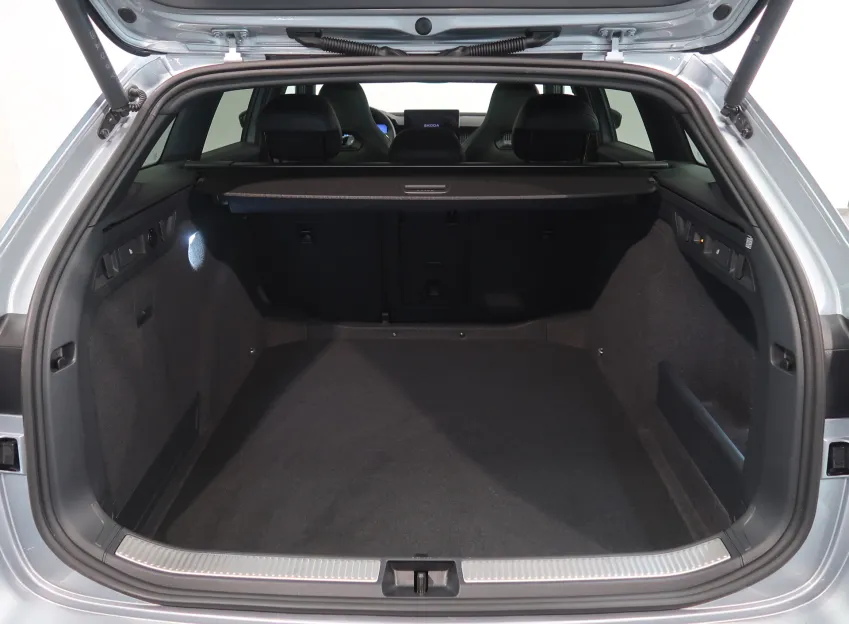 Škoda Superb L&K 2.0TDI 142kW 4x4 DSG TAŽNÉ CANTON