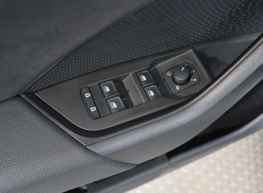Škoda Octavia RS 2.0TSI 195KW DSG TAŽNÉ PANO CANTON
