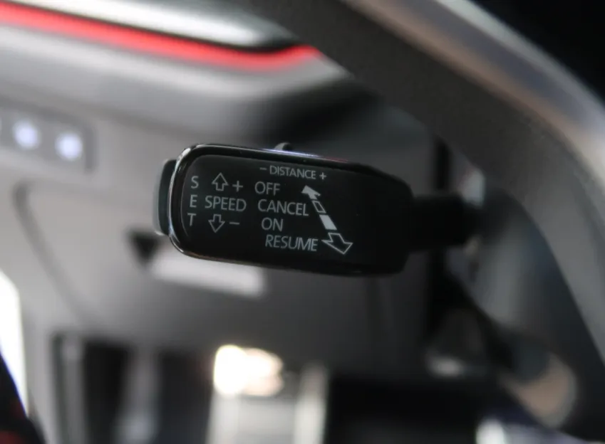 Škoda Octavia RS 2.0TSI 195KW DSG TAŽNÉ PANO CANTON