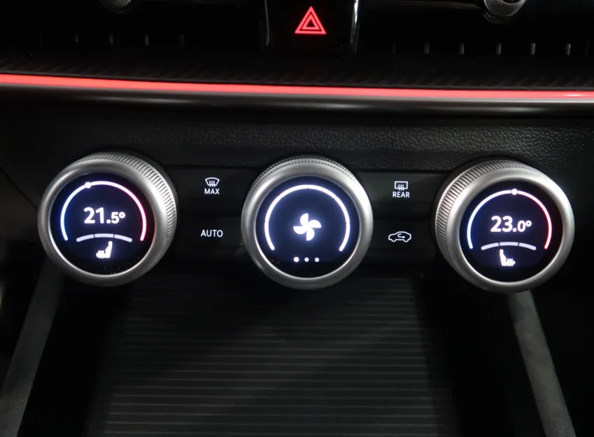 Škoda Superb SPORTLINE 2.0TDI 142KW TAŽNÉ WEBASTO