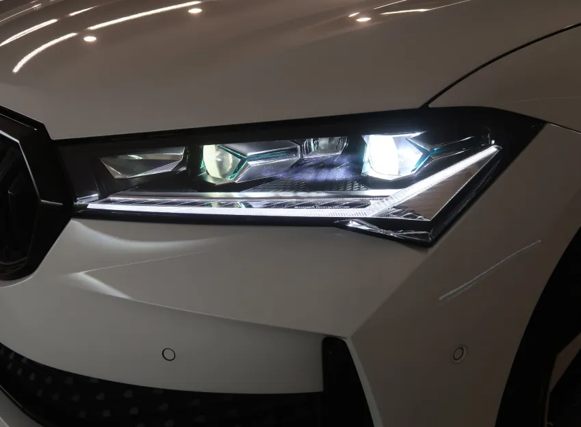 Škoda Superb SPORTLINE 2.0TDI 142KW TAŽNÉ WEBASTO