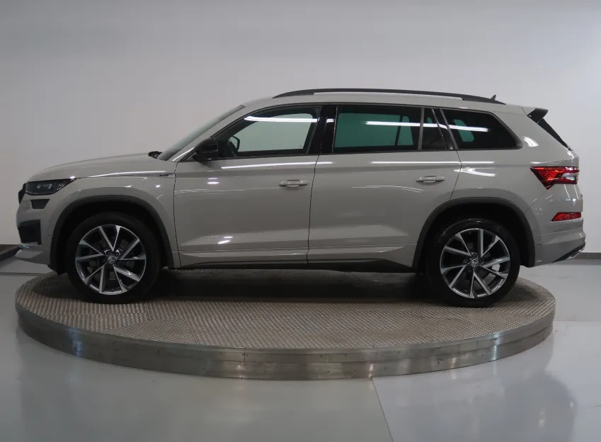 Škoda Kodiaq SPORTLINE 2.0TSI 140KW 4x4 DSG TAŽNÉ NAVI