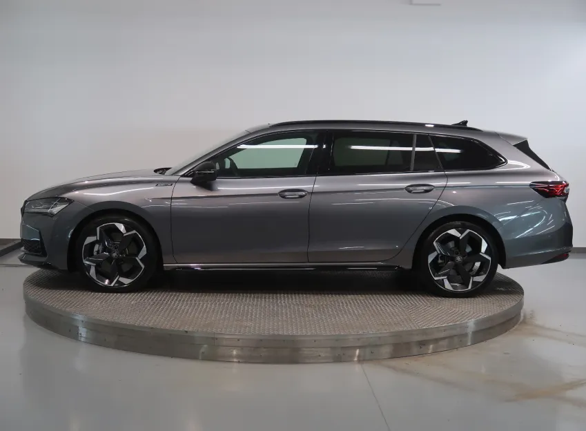 Škoda Superb SPORTLINE 2.0TDI 142KW 4x4 DSG WEBASTO PANORAMA CA