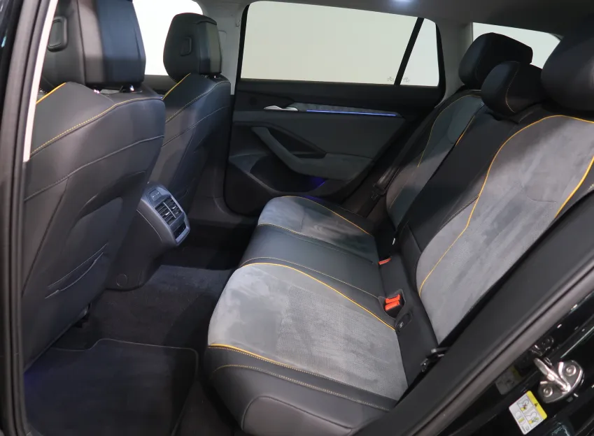 Škoda Superb SELECTION 2.0TDI 110KW DSG PANORAMA