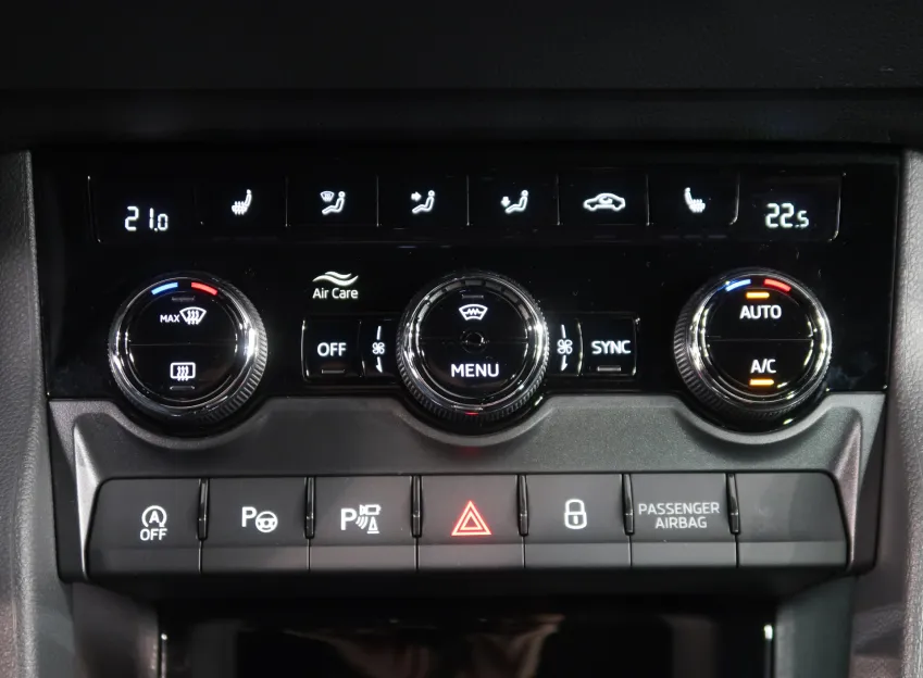 Škoda Karoq SPORTLINE 2.0TDI 110KW 4x4 DSG TAŽNÉ CANTON