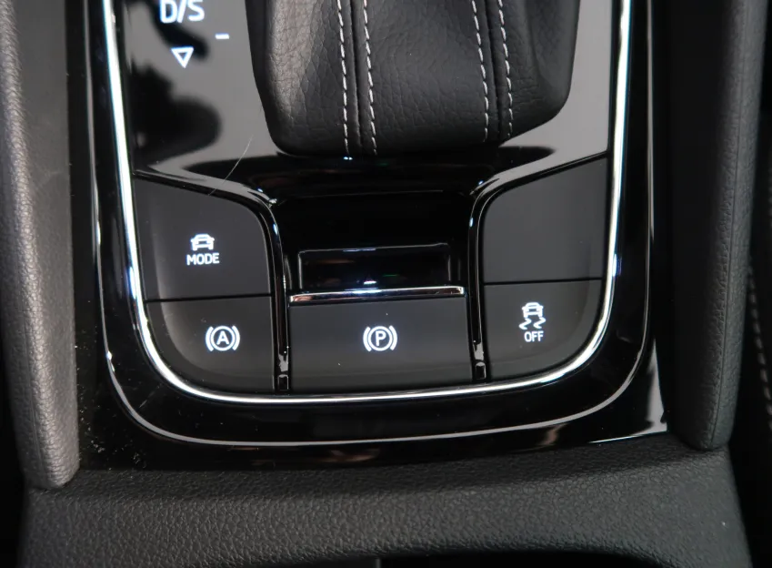 Škoda Karoq SPORTLINE 2.0TDI 110KW 4x4 DSG TAŽNÉ CANTON