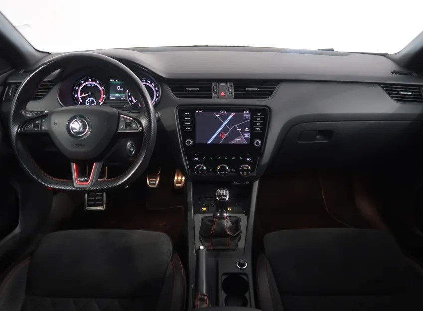 Škoda Octavia RS 230 2.0TSI 169KW NAVI MANUÁL