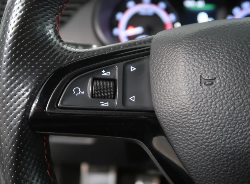 Škoda Octavia RS 230 2.0TSI 169KW NAVI MANUÁL