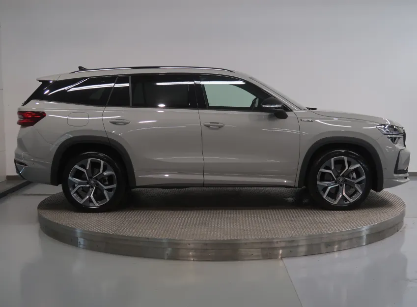 Škoda Kodiaq SPORTLINE 2.0TDI 142KW 4x4 DSG WEBASTO TAŽNÉ PANOR