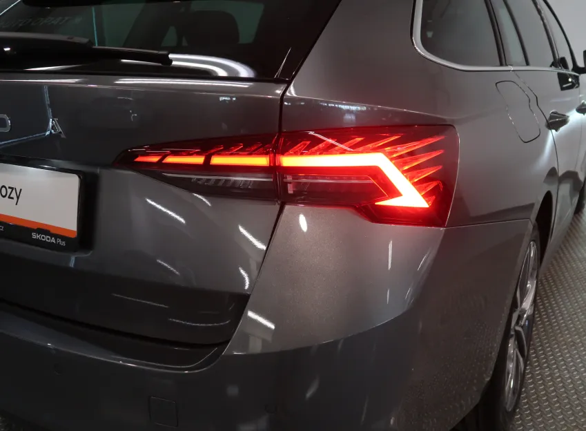 Škoda Octavia TOP SELECTION 2.0TDI 110KW DSG NAVI LED MATRIX