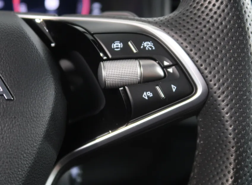Škoda Karoq SPORTLINE 2.0TDI 110KW 4x4 DSG TAŽNÉ CANTON