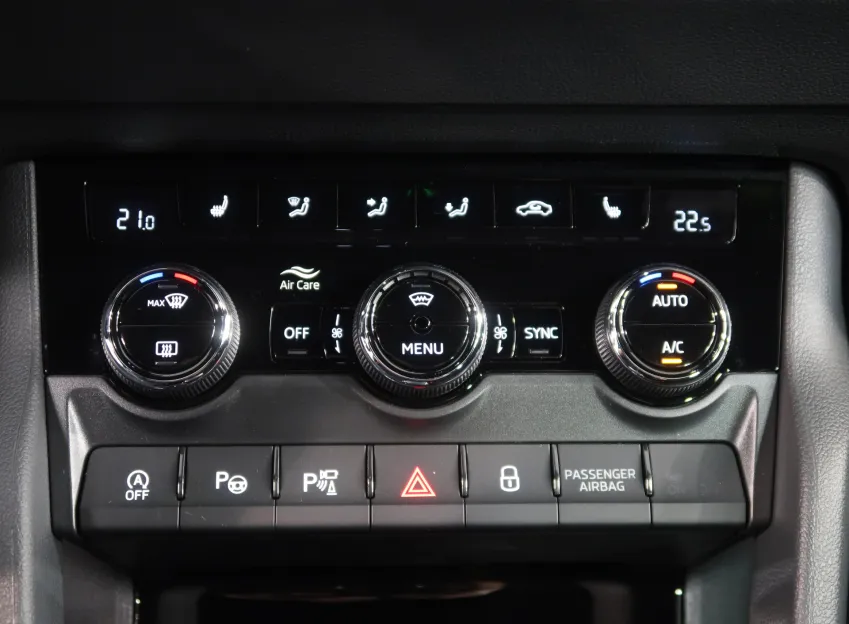 Škoda Karoq SPORTLINE 2.0TDI 110KW 4x4 DSG TAŽNÉ CANTON