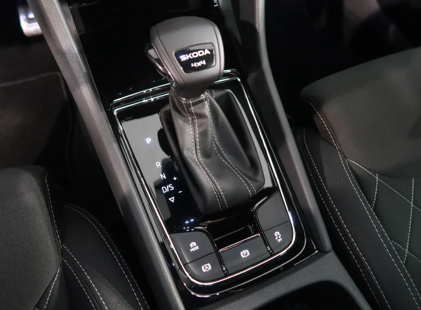 Škoda Karoq SPORTLINE 2.0TDI 110KW 4x4 DSG TAŽNÉ CANTON
